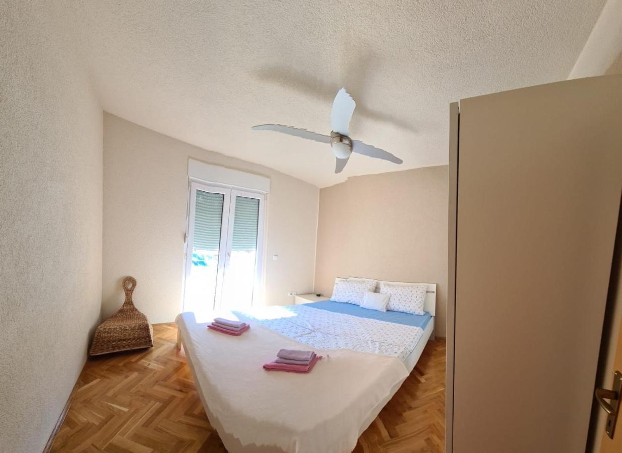 Apartments Naomi And Marsel Трогір Екстер'єр фото