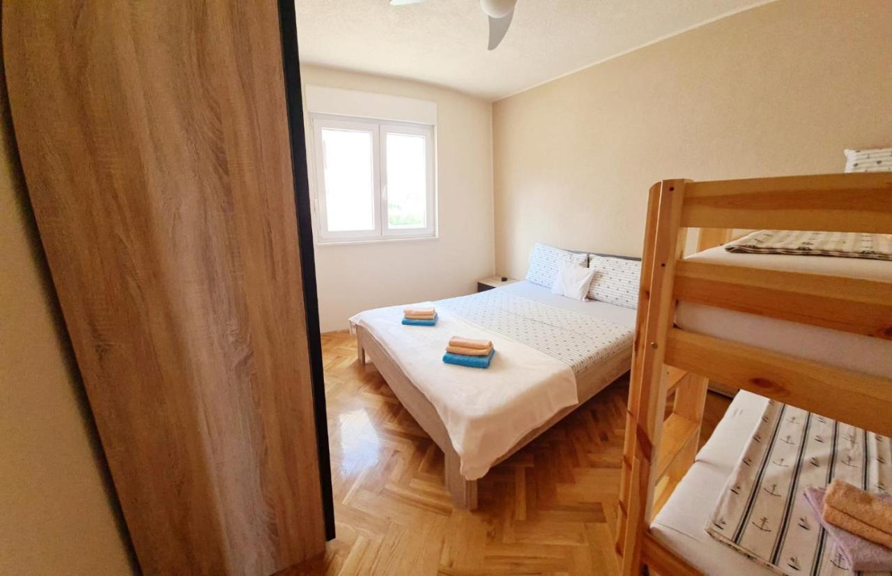 Apartments Naomi And Marsel Трогір Екстер'єр фото