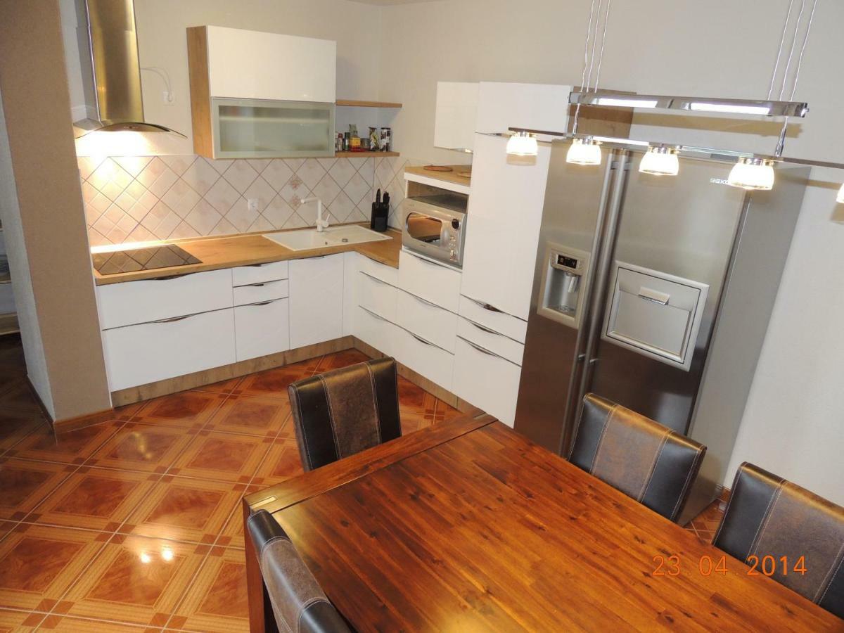 Apartments Naomi And Marsel Трогір Екстер'єр фото