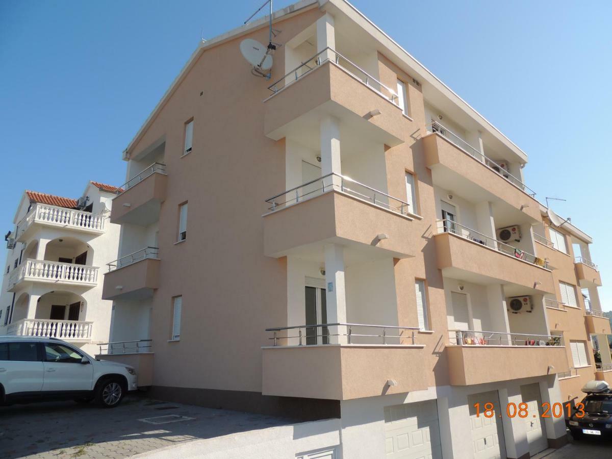 Apartments Naomi And Marsel Трогір Екстер'єр фото