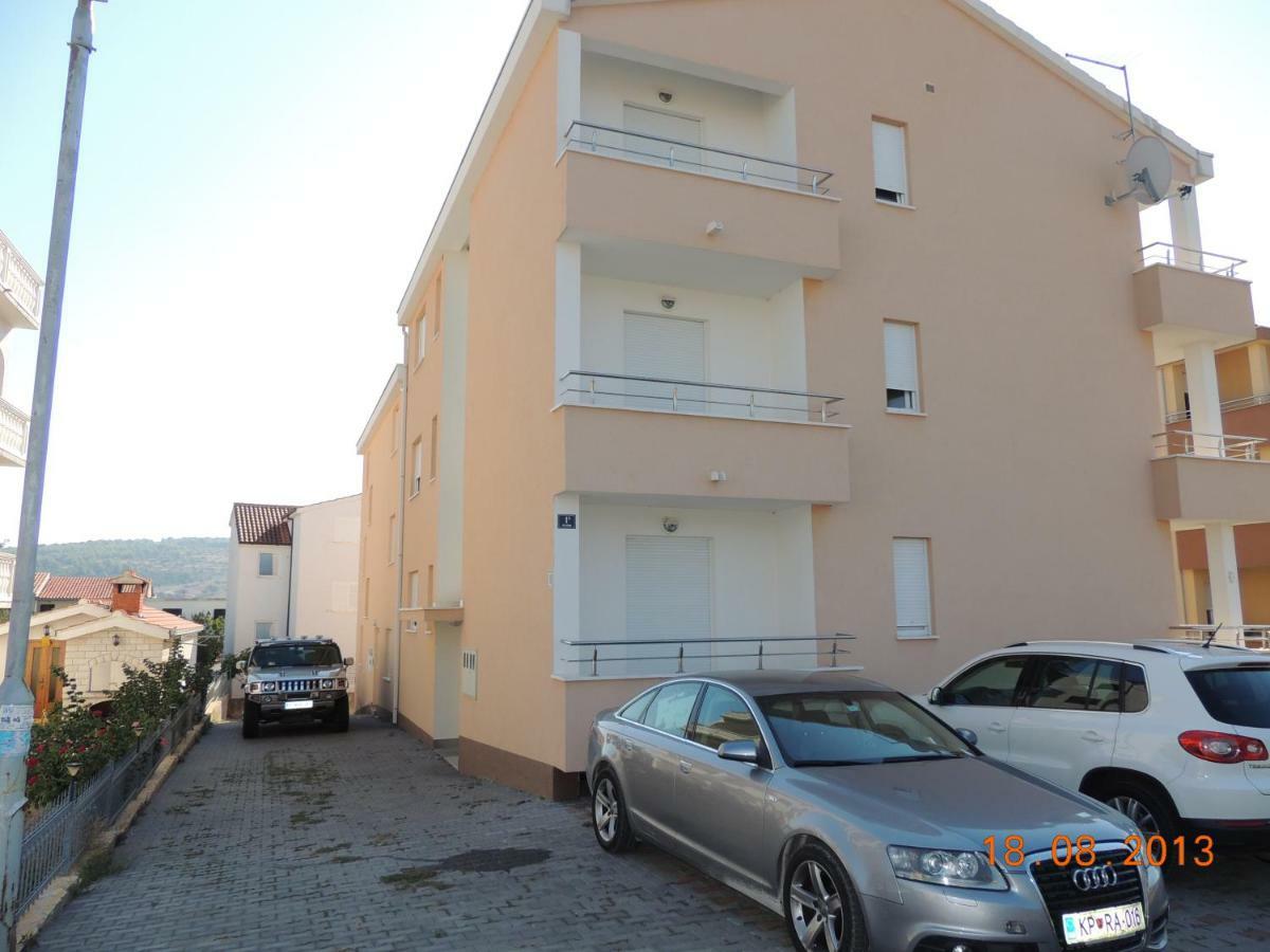 Apartments Naomi And Marsel Трогір Екстер'єр фото
